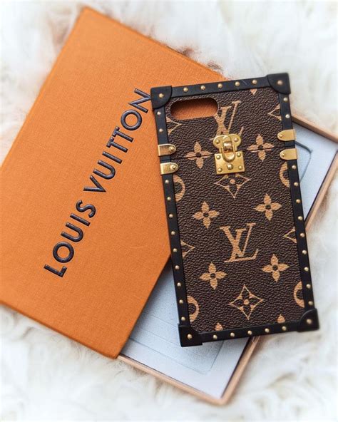 phone number for louis vuitton.